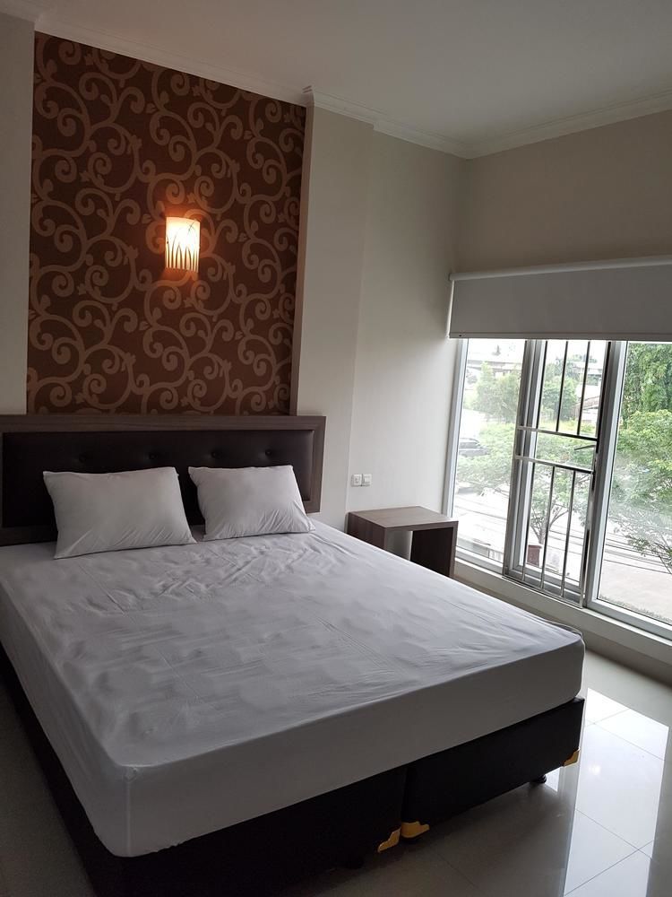 Ethan Hotel Kelapa Gading Giacarta Esterno foto