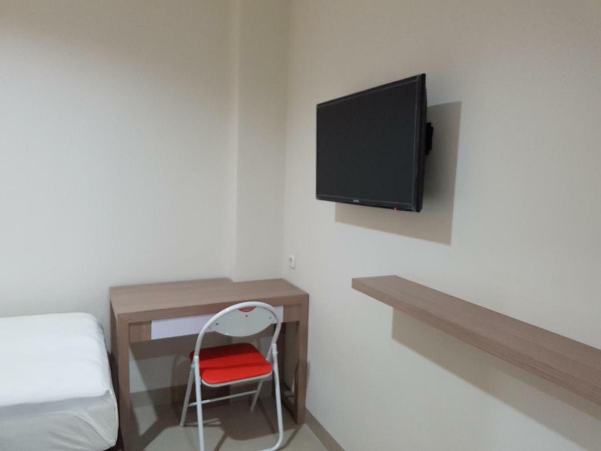 Ethan Hotel Kelapa Gading Giacarta Esterno foto