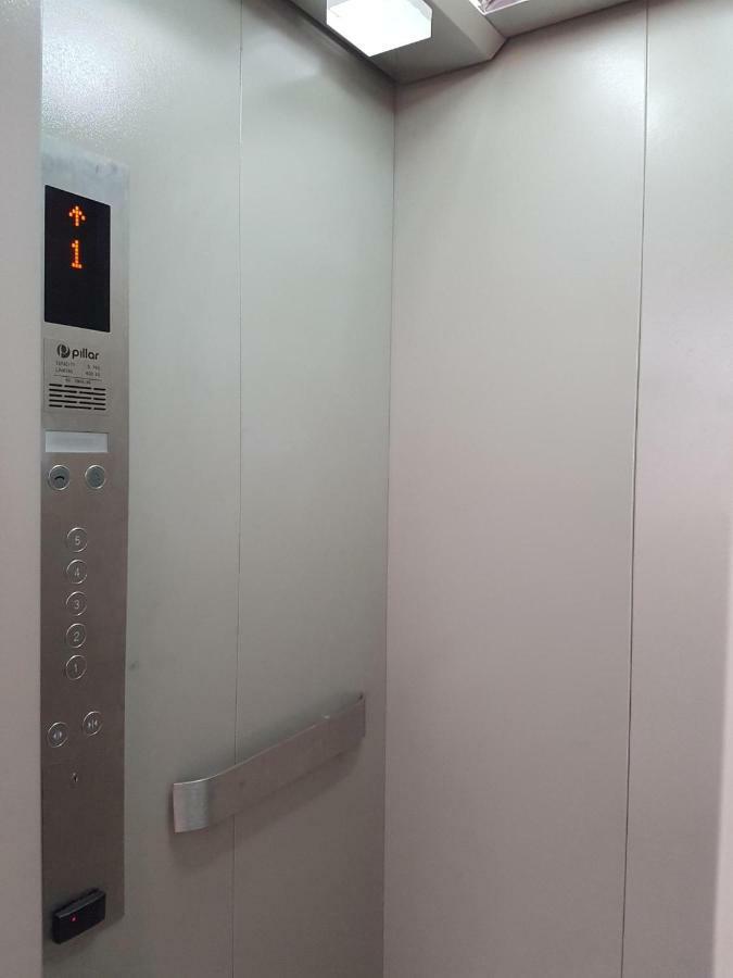 Ethan Hotel Kelapa Gading Giacarta Esterno foto