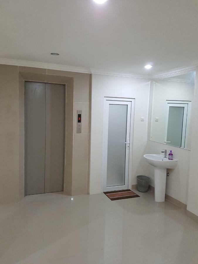 Ethan Hotel Kelapa Gading Giacarta Esterno foto